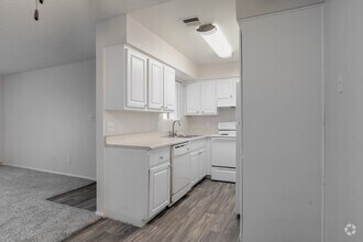 1BR, 1BA - 660SF - Garden Place