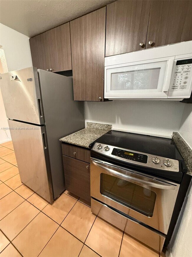 Foto del edificio - 180 NE 71st St