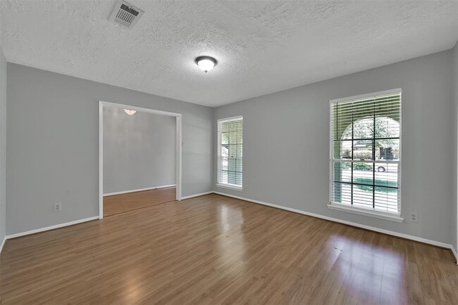 Building Photo - 27121 Wells Ln