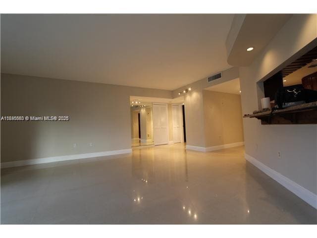 Building Photo - 21075 NE 34th Ave