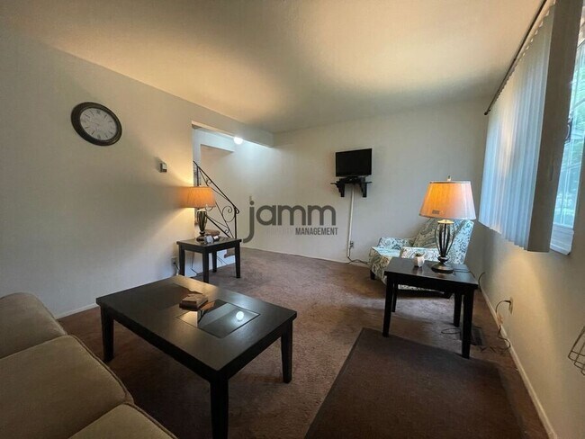 Foto del edificio - 6052 Glenway Dr