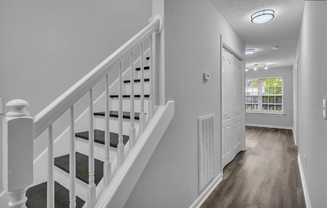 Photo - Adorable 3BD/2BA home in Murfreesboro with deck & attached garage!