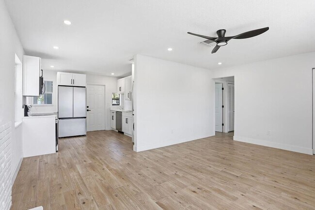 Foto del edificio - 2312 Redwood Rd