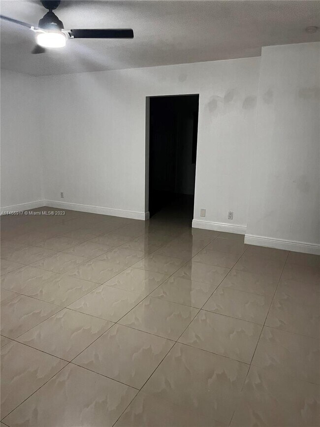 Building Photo - 2431 Arthur St