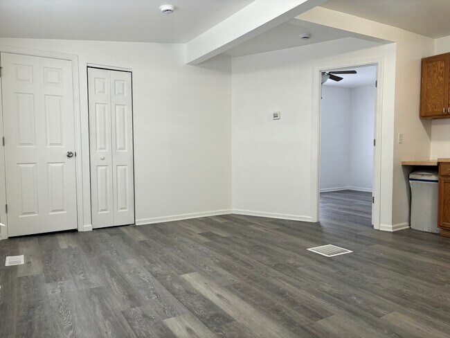 Foto del edificio - 43313 N Catherine Ave
