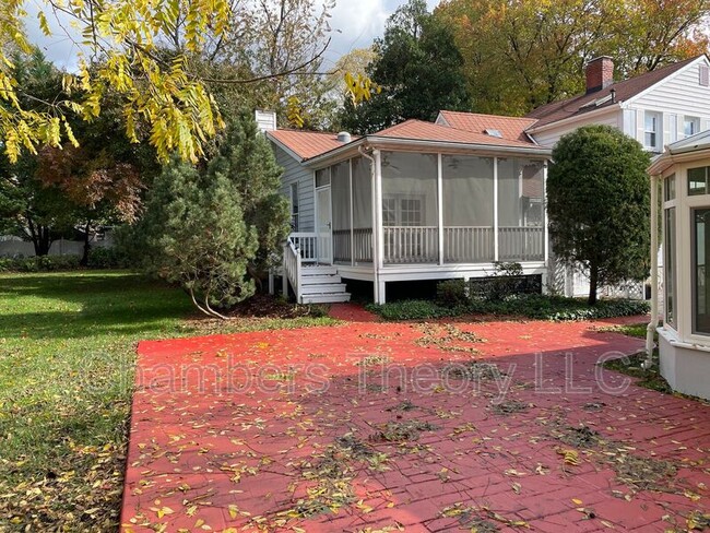 Foto del edificio - 10130 Blake Ln