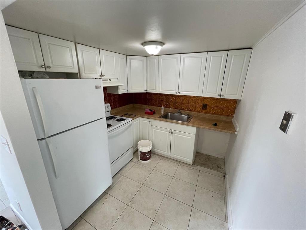 Primary Photo - 4165 SW 67th Ave