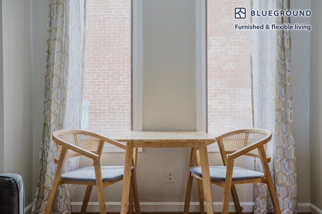 Foto del edificio - 3244 Jones Ct NW