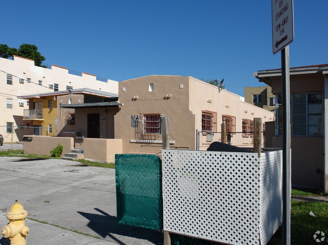 Foto del edificio - 1137 SW 5th St
