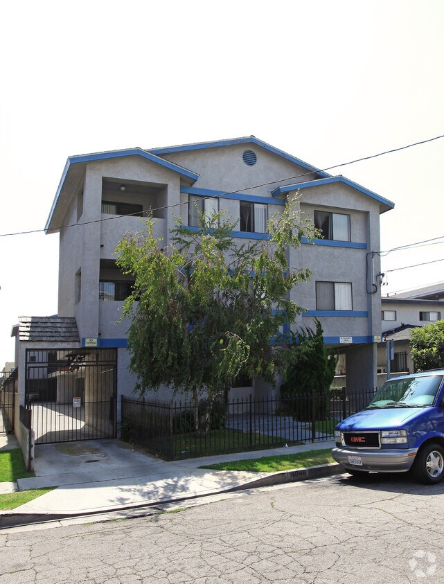 Foto del edificio - 4046 W 129th St