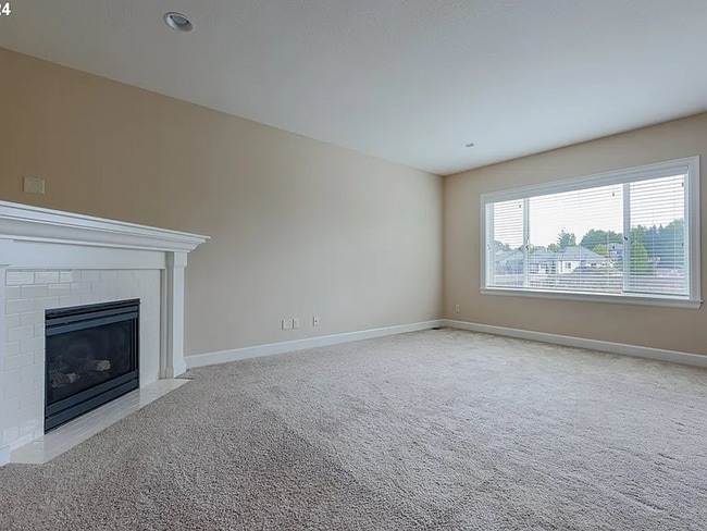 Building Photo - 6128 NW Trowbridge Dr