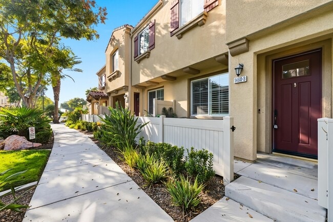 Building Photo - 1460 Mockingbird Ct