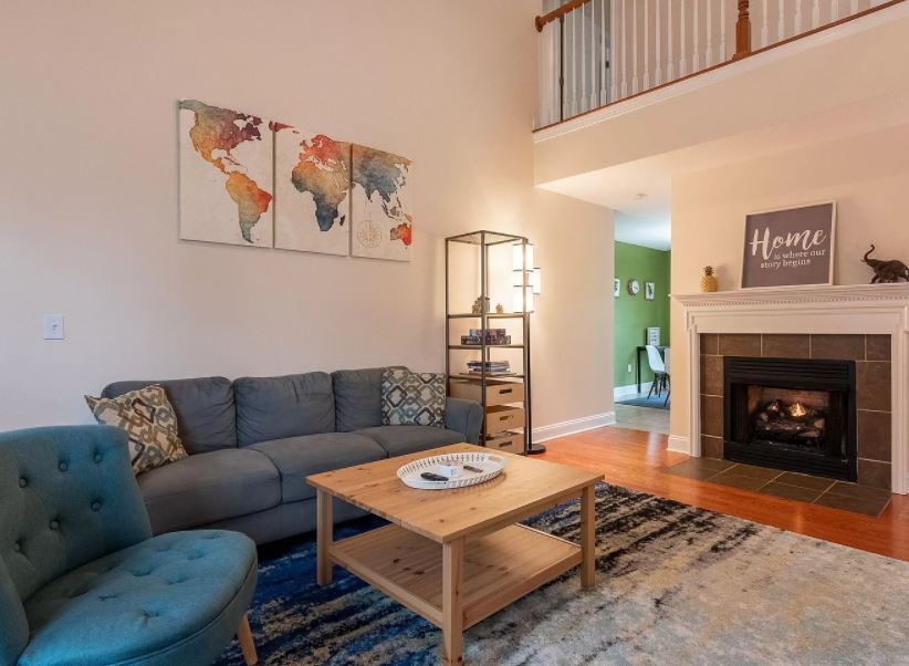 Living room - 510 Tall Oak Blvd