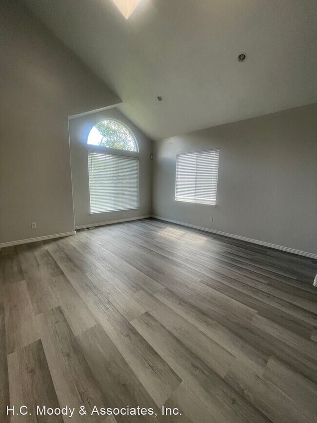 Building Photo - 3 br, 2.5 bath House - 13604 S. Vestry Rd. A