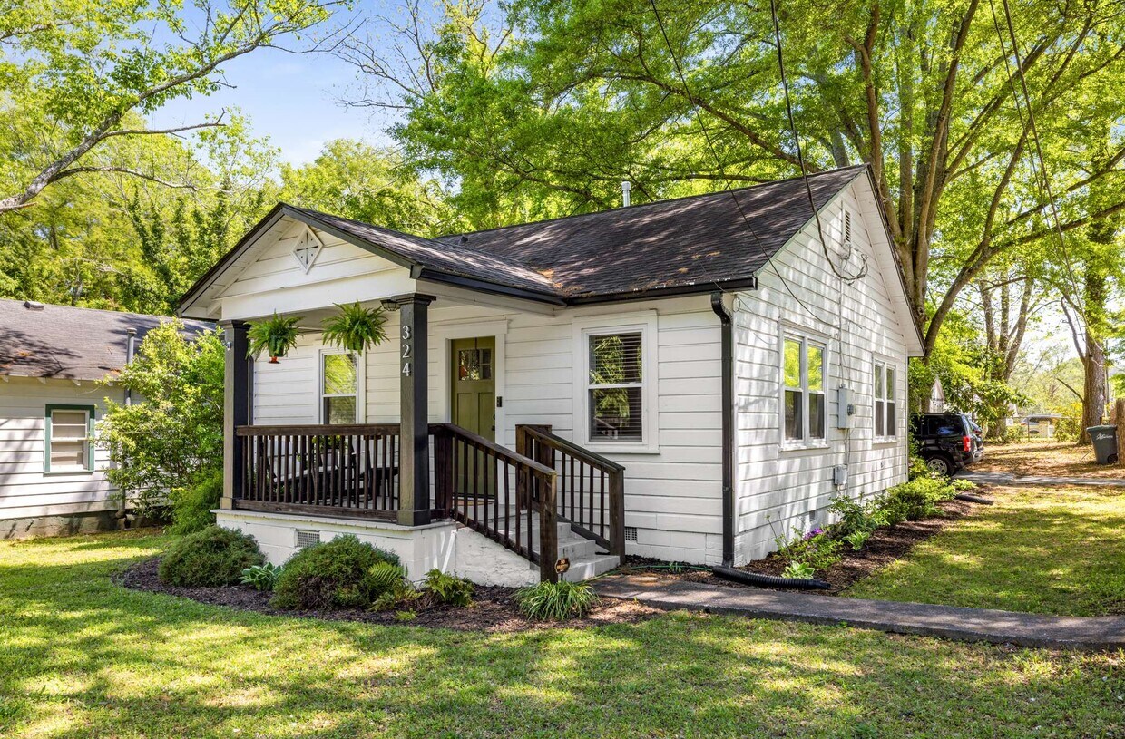 Foto principal - 324 Pine St NE