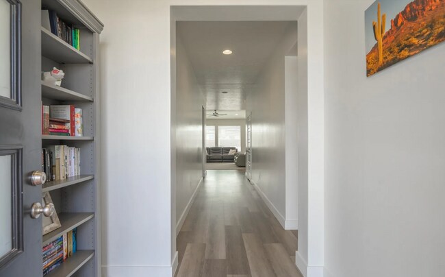 Building Photo - 3094 Fuchsia Dr