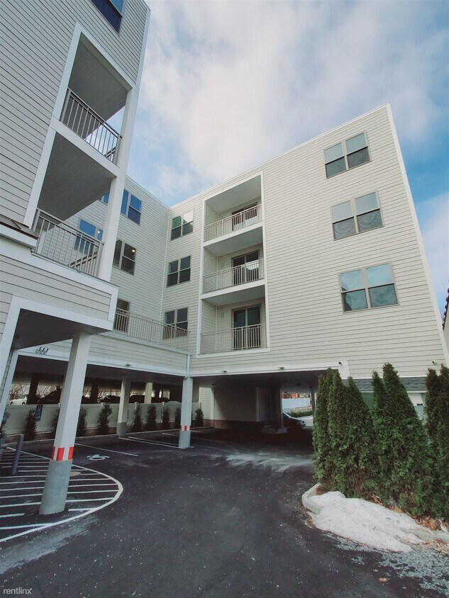 Building Photo - 2 br, 1 bath Condo - 916 Hope St Unit 4