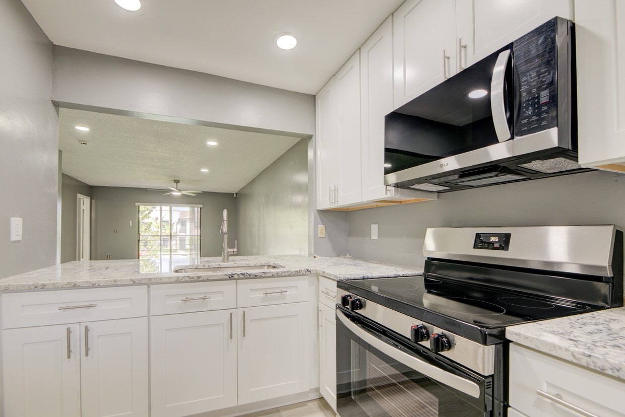 Photo - 851 NE 209th Terrace (Miami, FL)