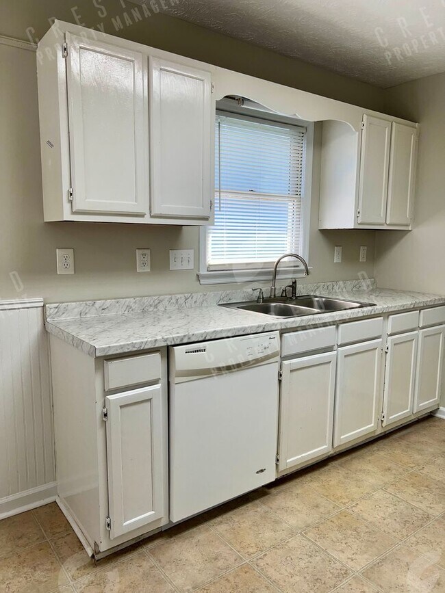 Building Photo - Cute and Cozy 2 bd 2 ba home