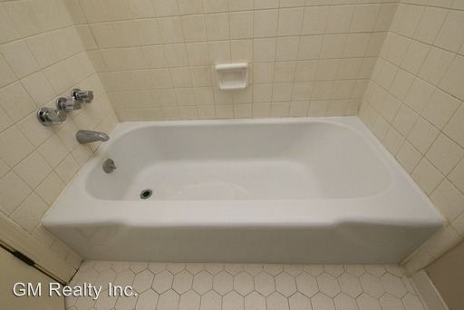 Building Photo - 5082 Golden Oaks Dr