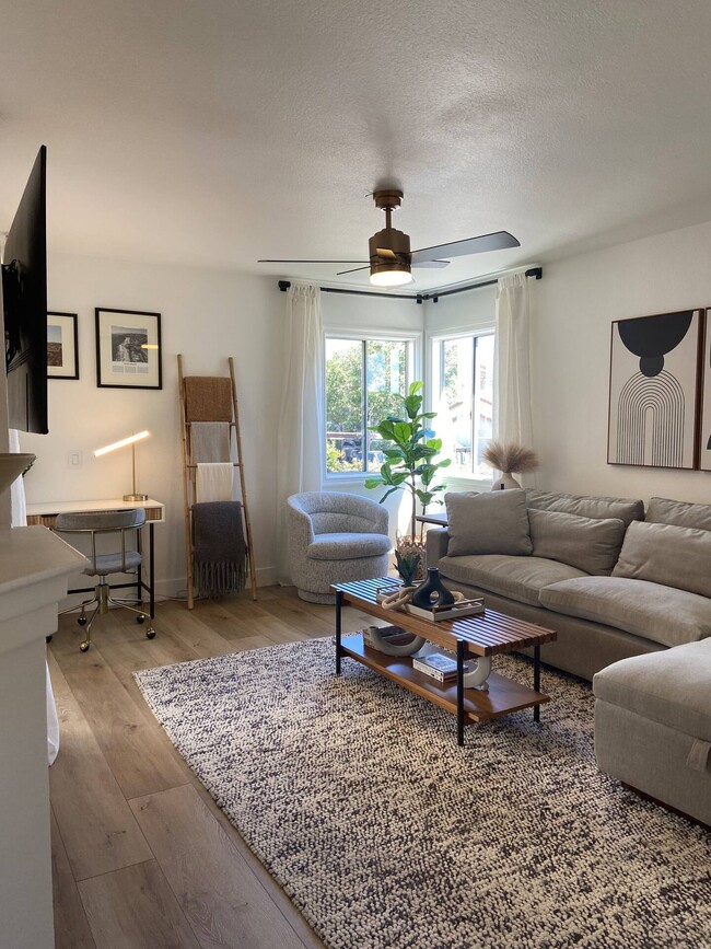 Family Room - 48 Corniche Dr