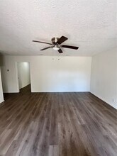 Building Photo - 306 Mulcahy St