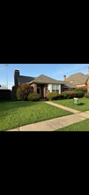 Building Photo - 1009 McCoy Dr