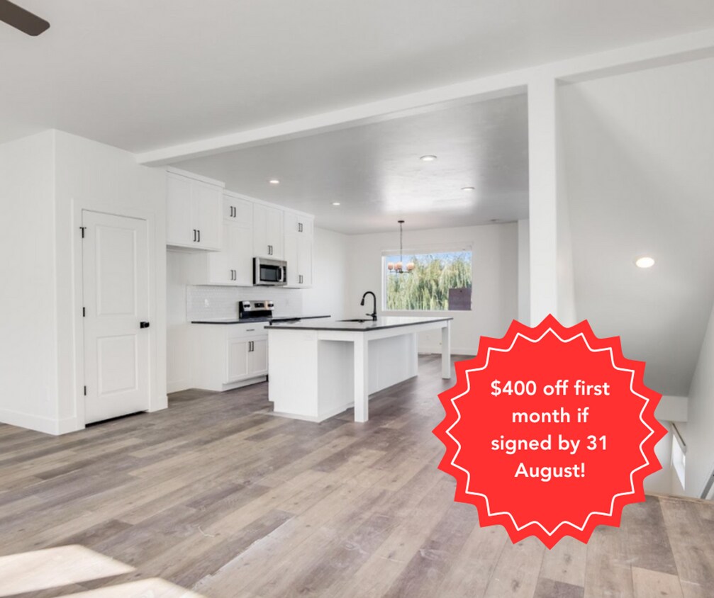 Primary Photo - Views - Views - Views!! 4 Bedroom Modern T...