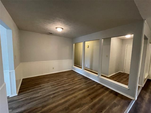 Building Photo - 906 Autumn Lake Dr