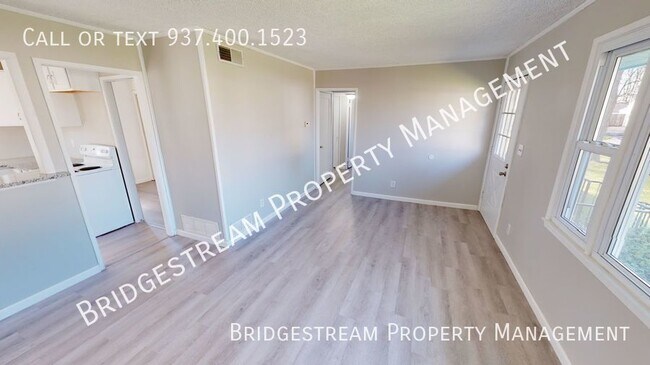 Building Photo - Updated 3 bedroom, 1 bathroom ranch home w...