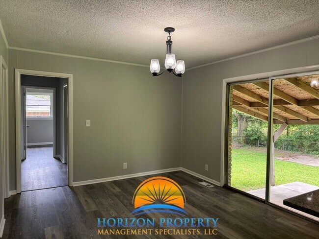 Foto del edificio - 6117 Colfax Rd NW