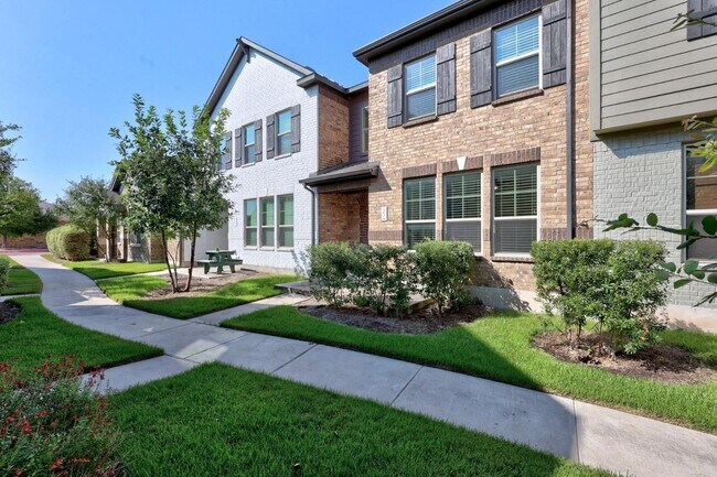 Foto del edificio - 7220 Wyoming Springs Dr