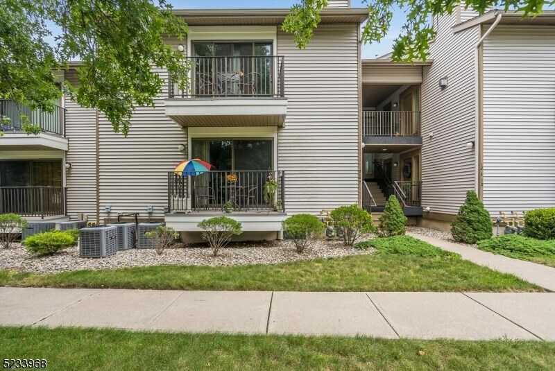 9 Sam Bonnell Dr, Clinton, NJ 08809 Townhome Rentals in Clinton NJ