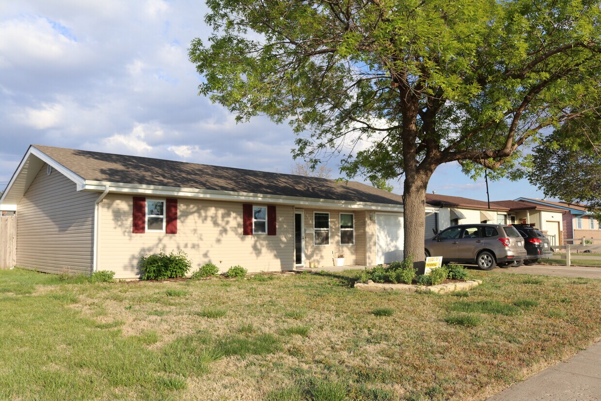 1906 Longfellow Rd, Hays, KS 67601 House Rental in Hays, KS