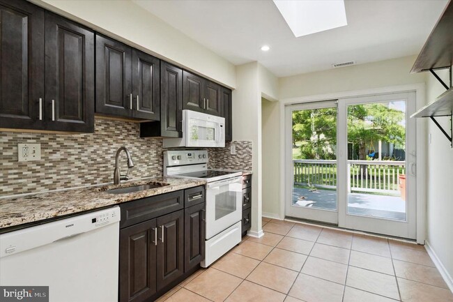 Building Photo - 4701 Cara Ct