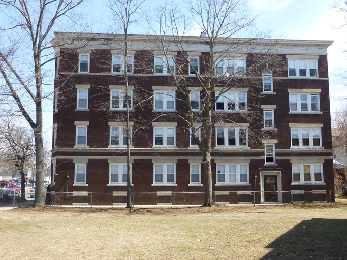 Front of Building Photo - 406 Belmont Ave