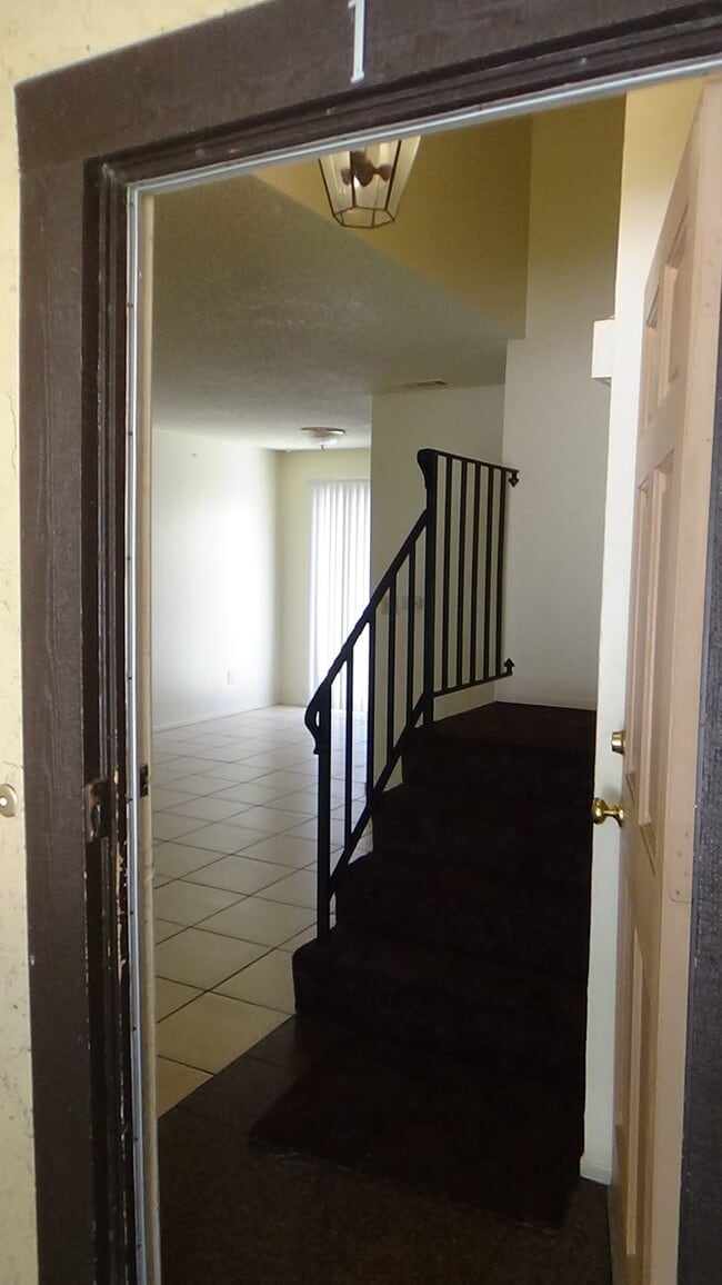 Entry - 1113 Seabreeze Way