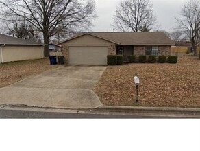 Building Photo - 511 N 34th St