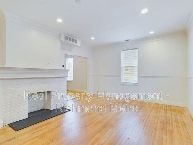 Building Photo - 3313 Cliff Ave