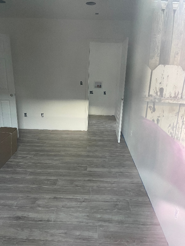 Building Photo - 1209 W Oak Ave