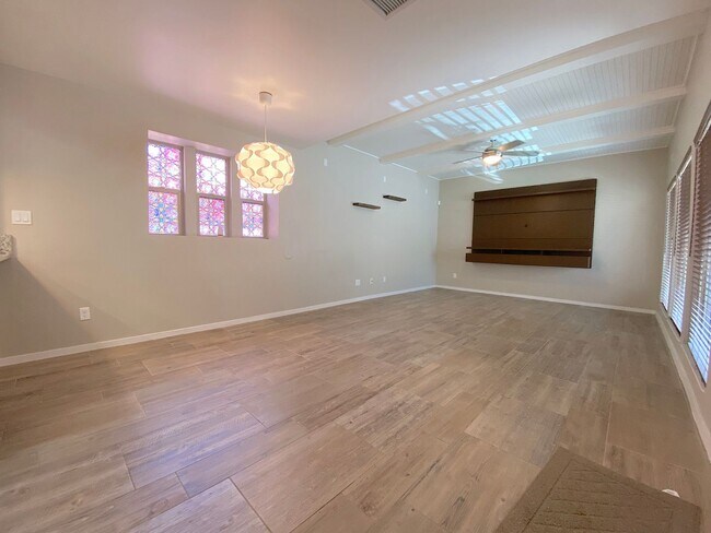 Foto del edificio - West El Paso 4bed/3.5bath Townhome