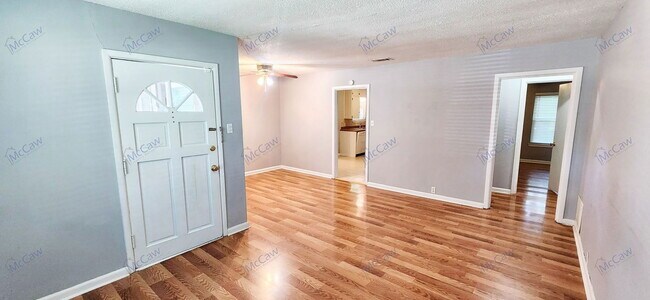 Foto del edificio - 1520 Hilltop Dr