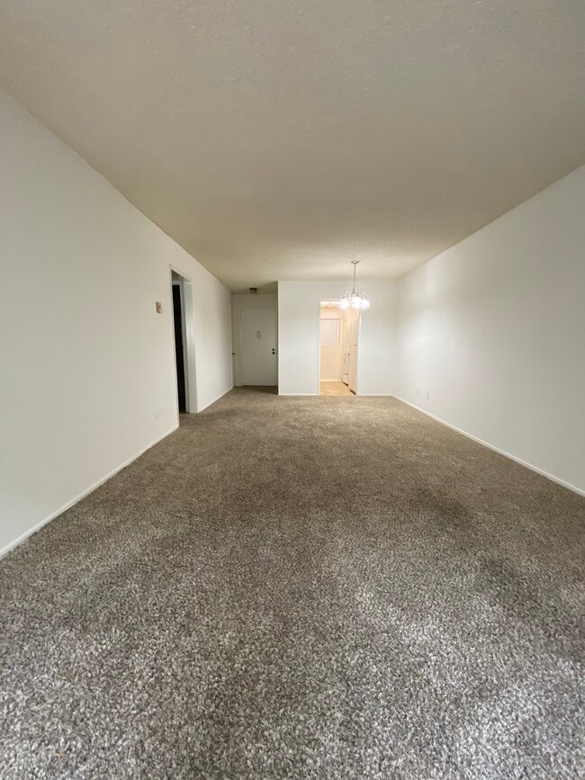 Building Photo - 10644 Eastborne Ave
