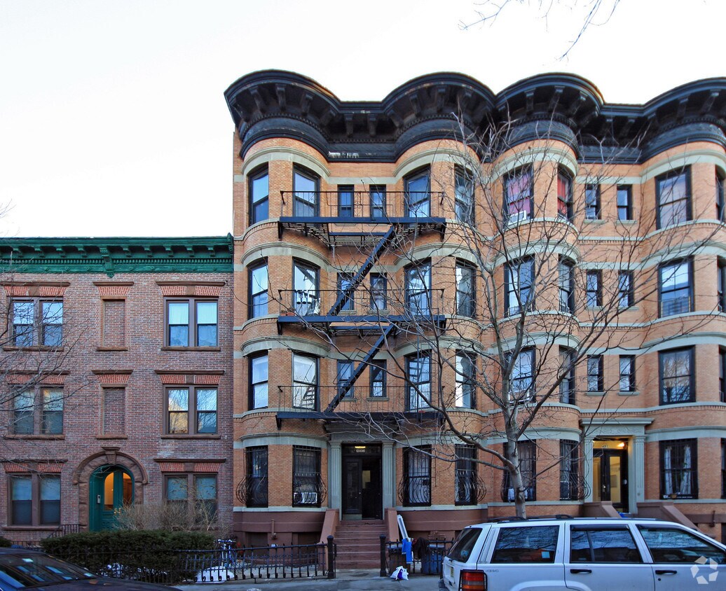Primary Photo - 493 12th St