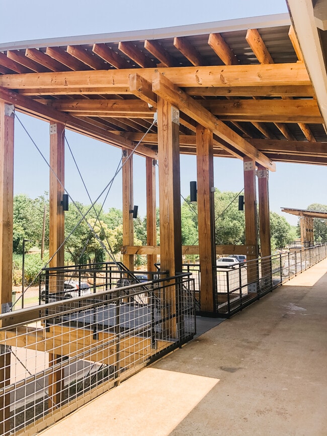 Building Photo - The Elements West