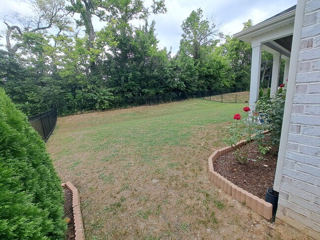 Foto del edificio - 3274 Sassafras Ln