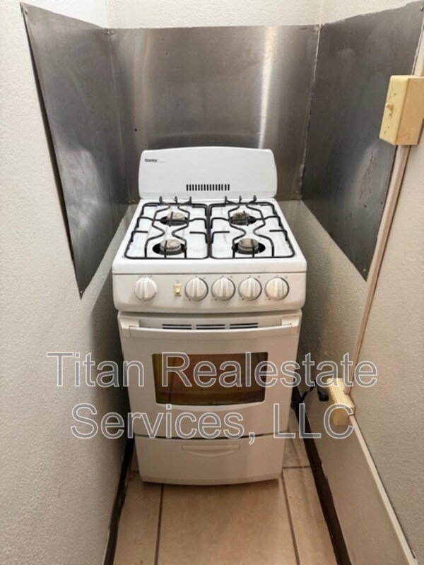 Foto del edificio - 218 W St Peter St