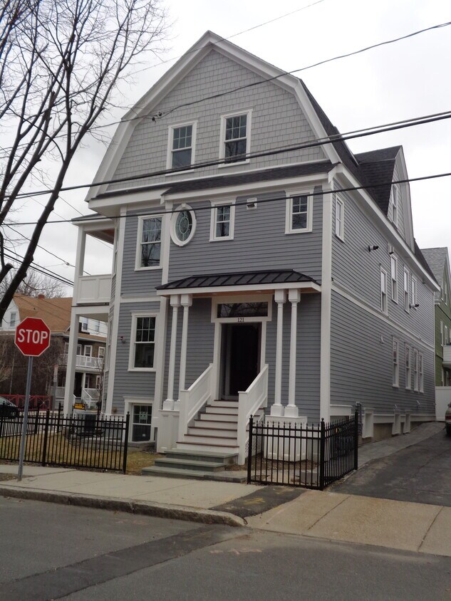 Foto principal - 121 Hancock St