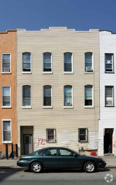 Building Photo - 213 Himrod St