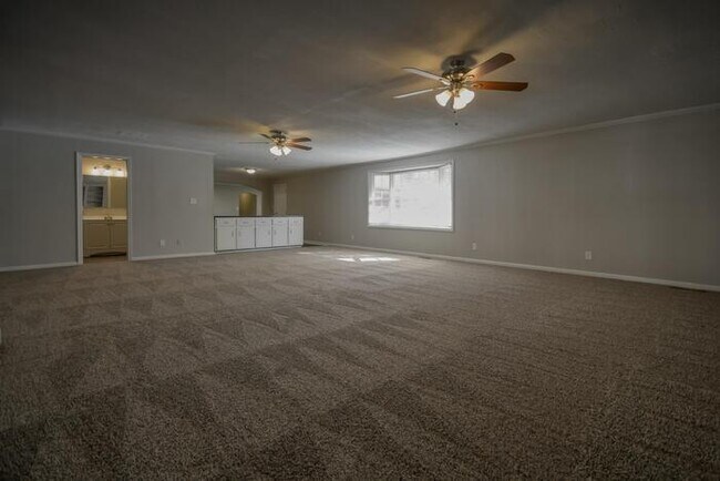 Building Photo - 2171 Piper Rd
